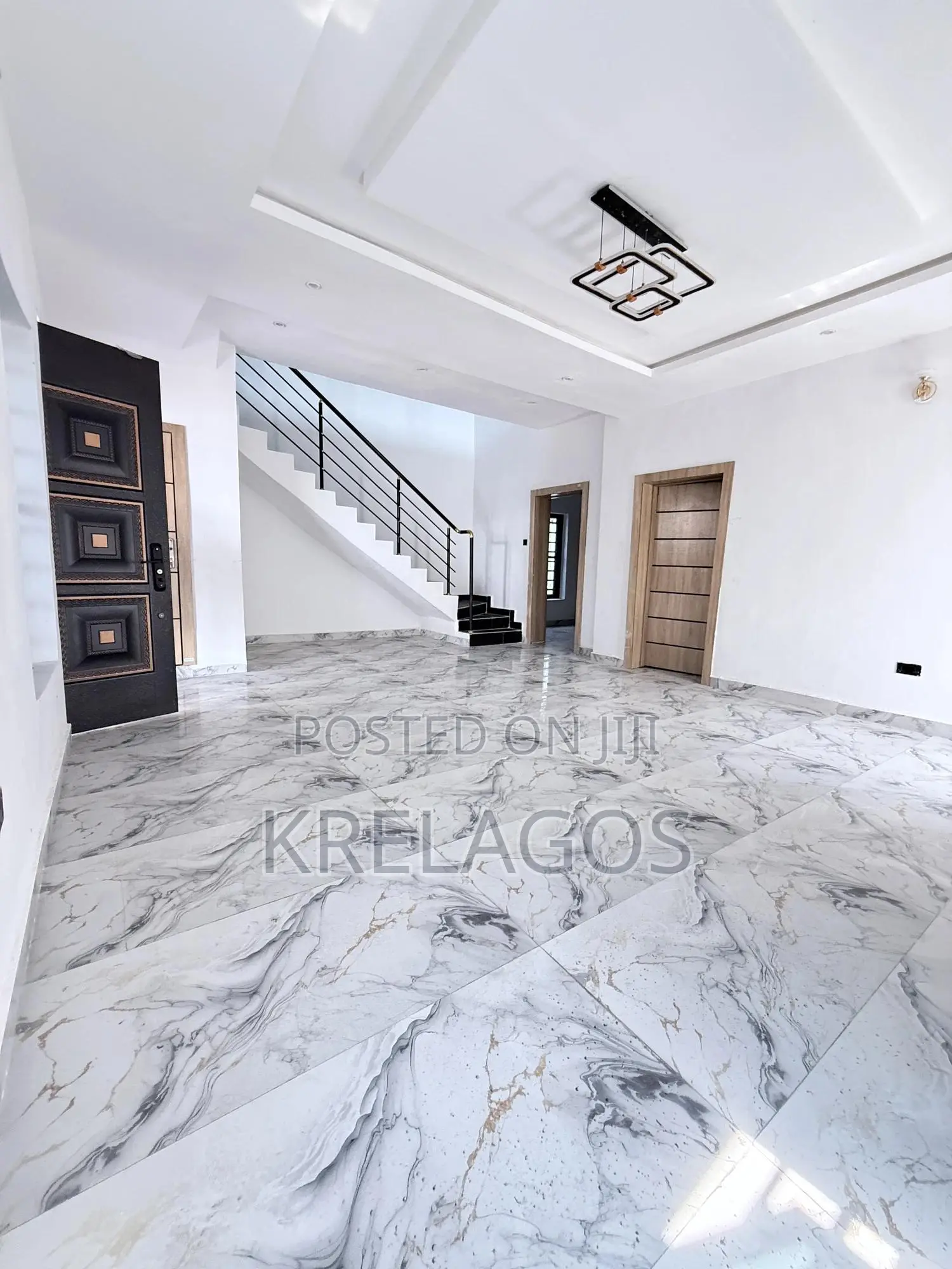 4bdrm Duplex in Orchid, Chevron for sale
