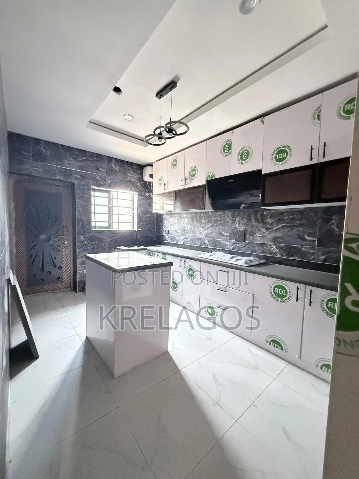 4bdrm Duplex in Orchid, Chevron for sale