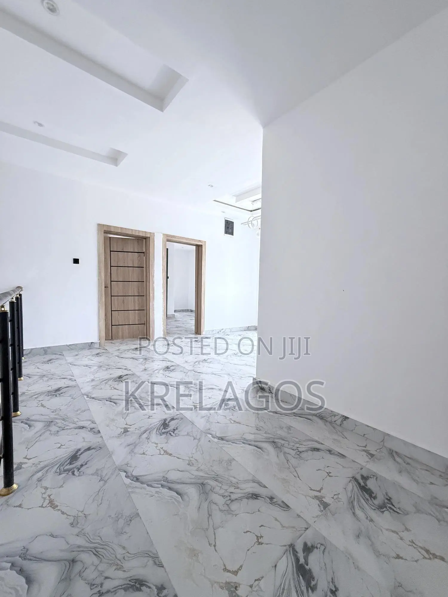 4bdrm Duplex in Orchid, Chevron for sale