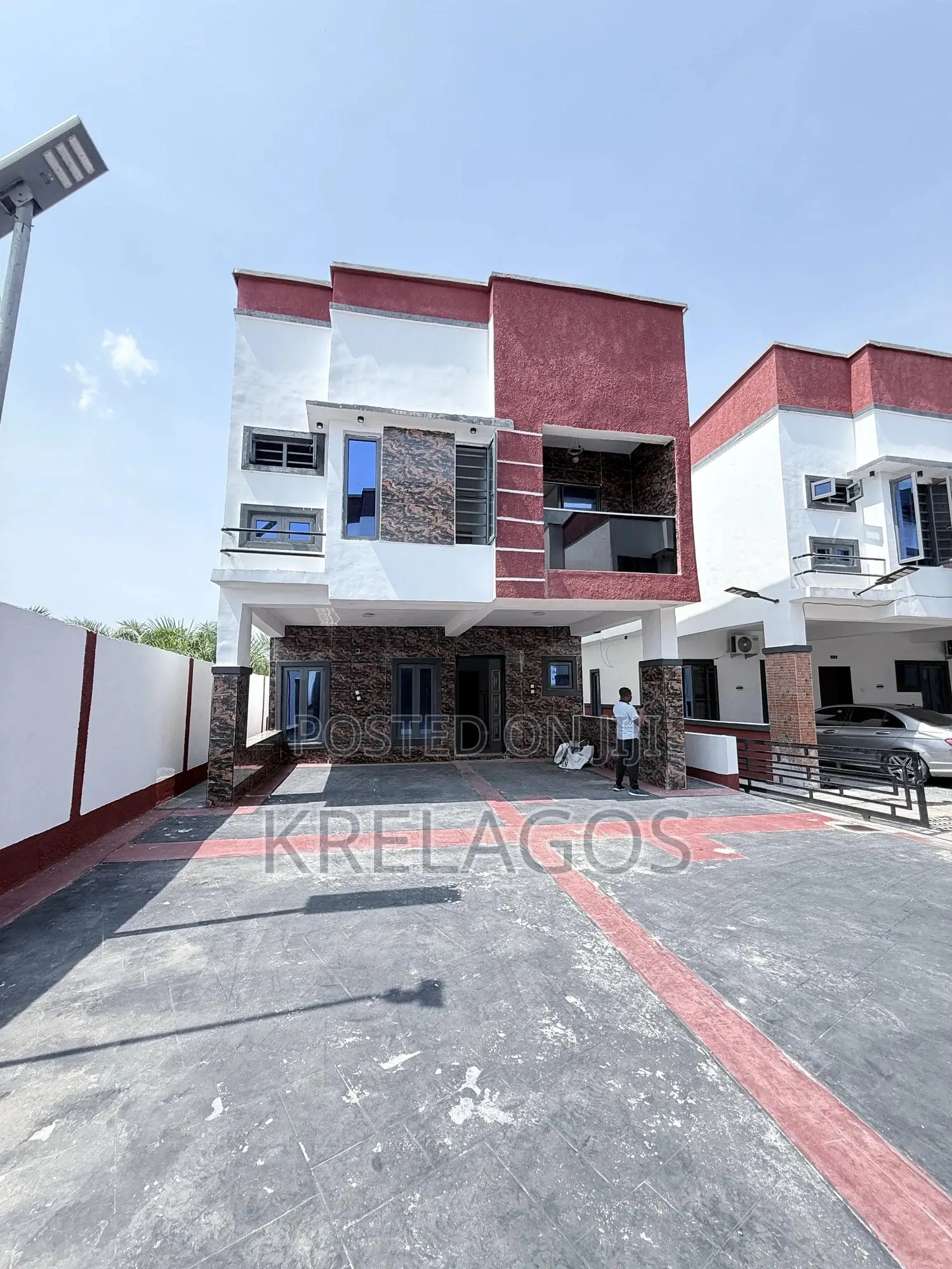 4bdrm Duplex in Orchid, Chevron for sale
