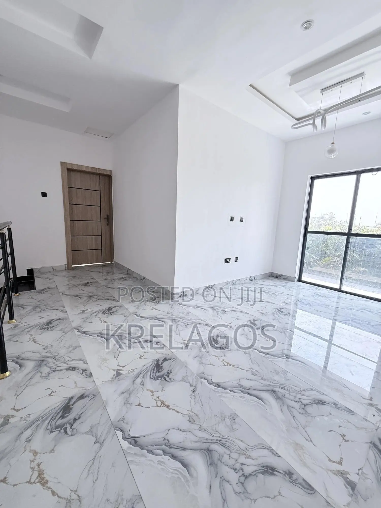 4bdrm Duplex in Orchid, Chevron for sale