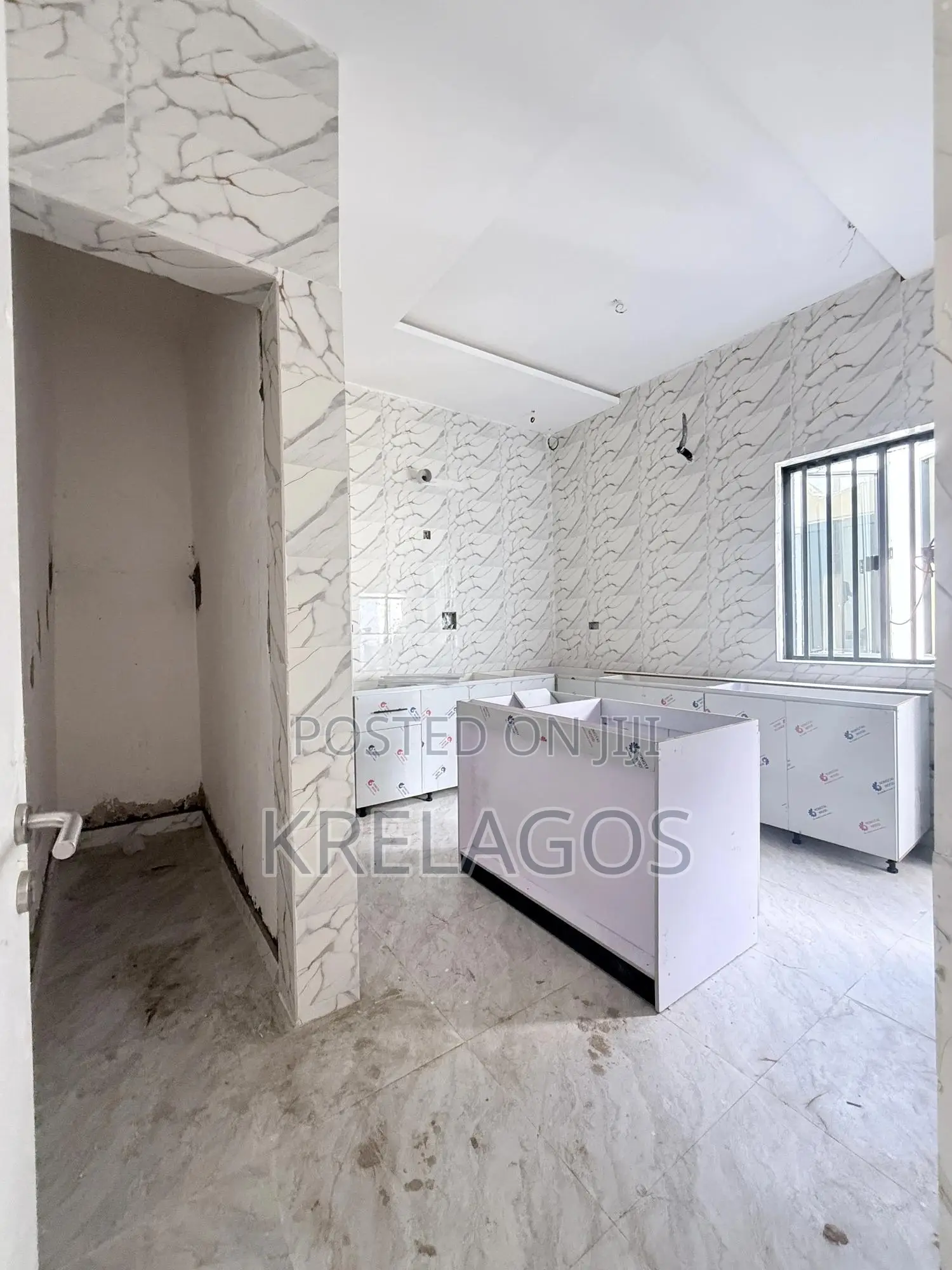 4bdrm Duplex in Orchid, Chevron for sale