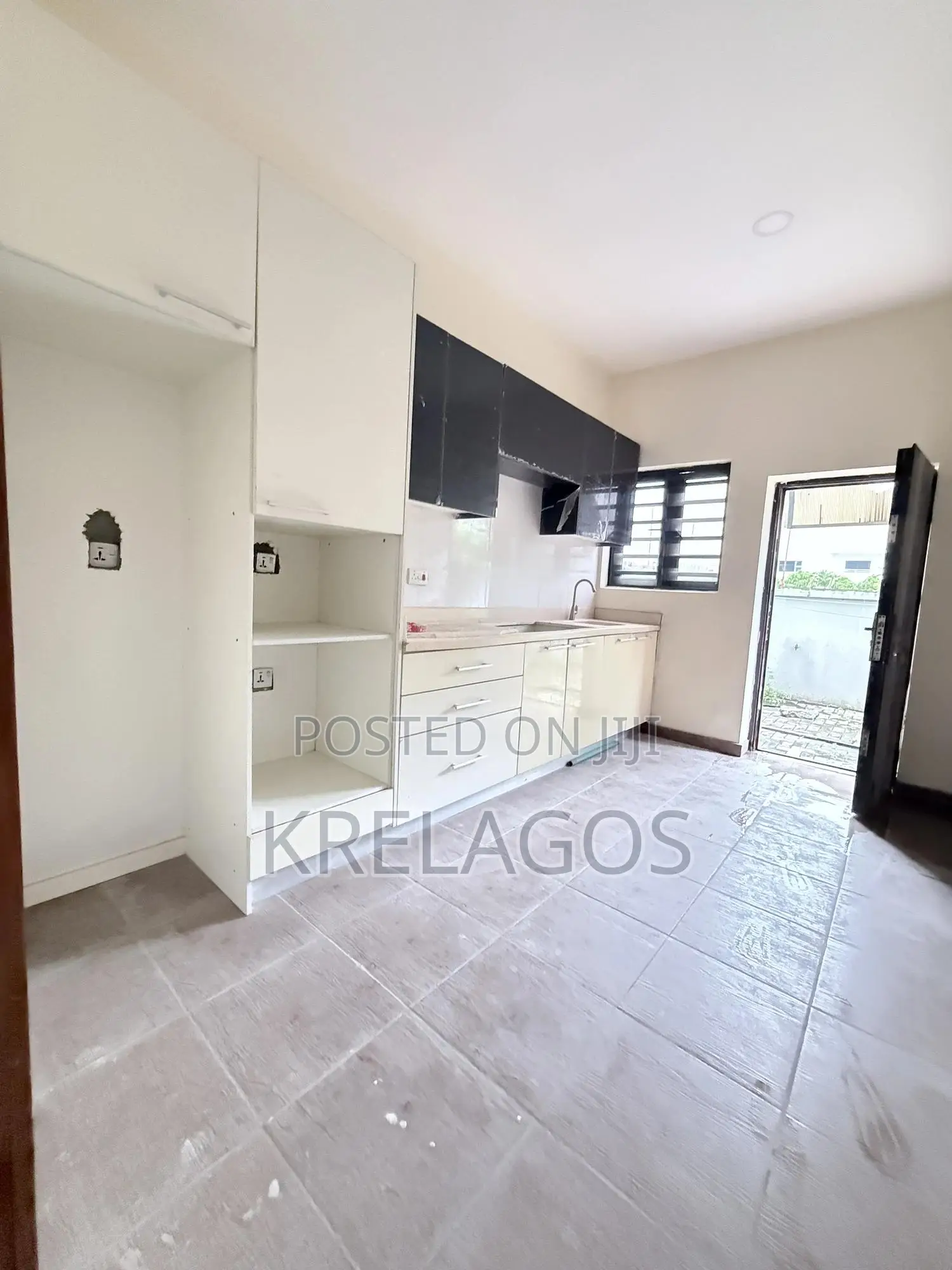 3bdrm Duplex in Atlantic View, Chevron for sale