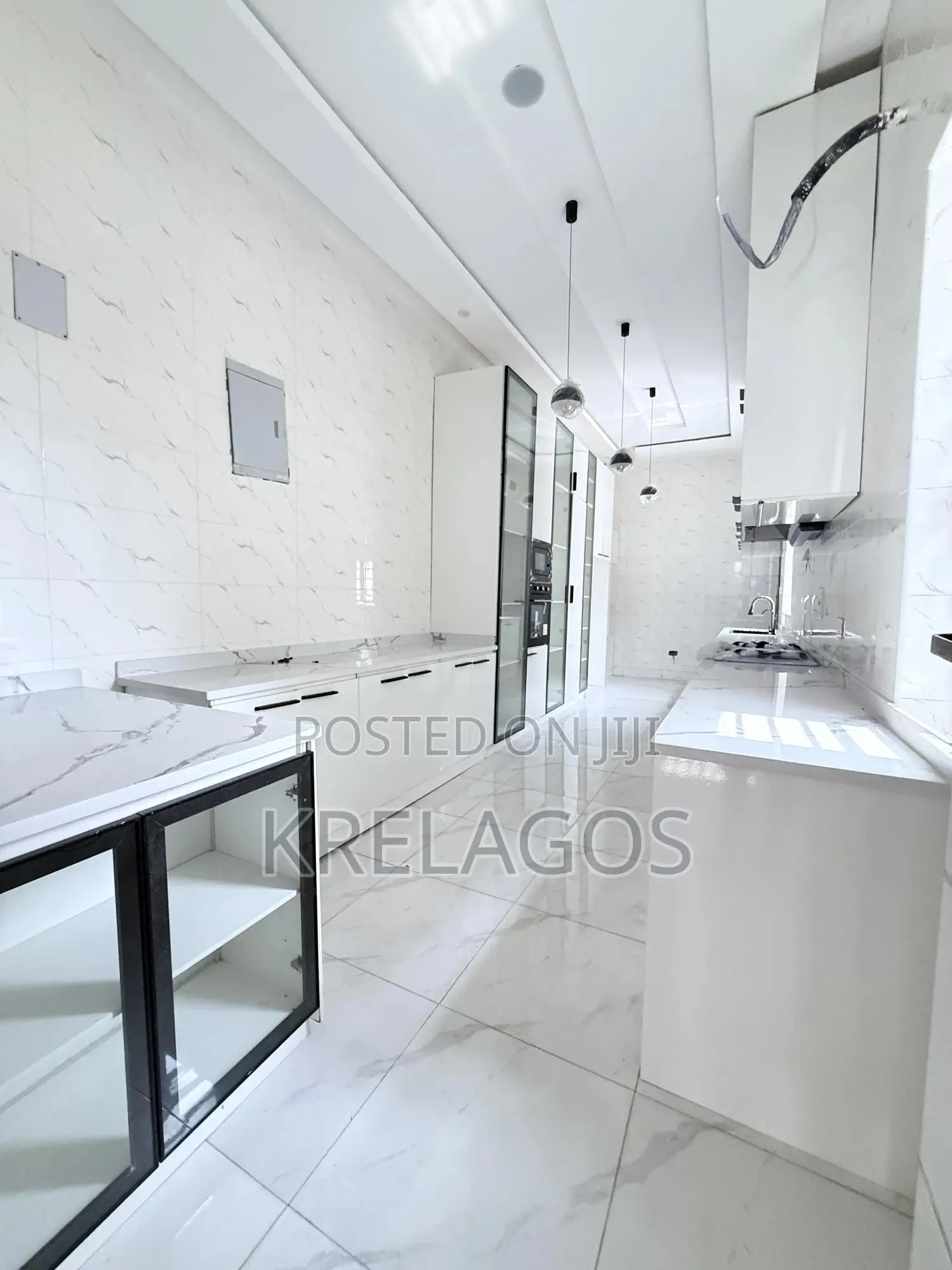 6bdrm Duplex in Ikota for sale