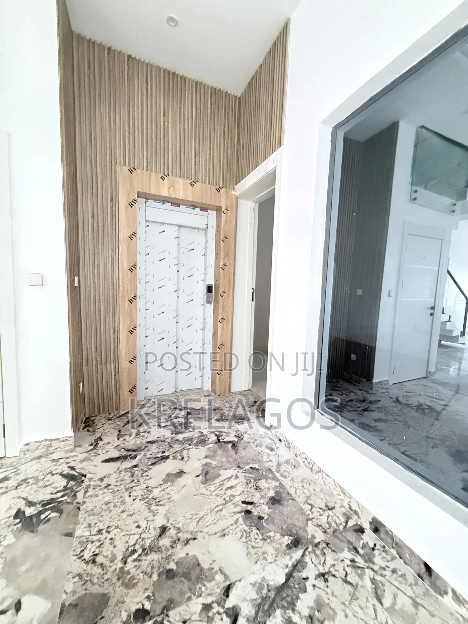 6bdrm Duplex in Ikota for sale