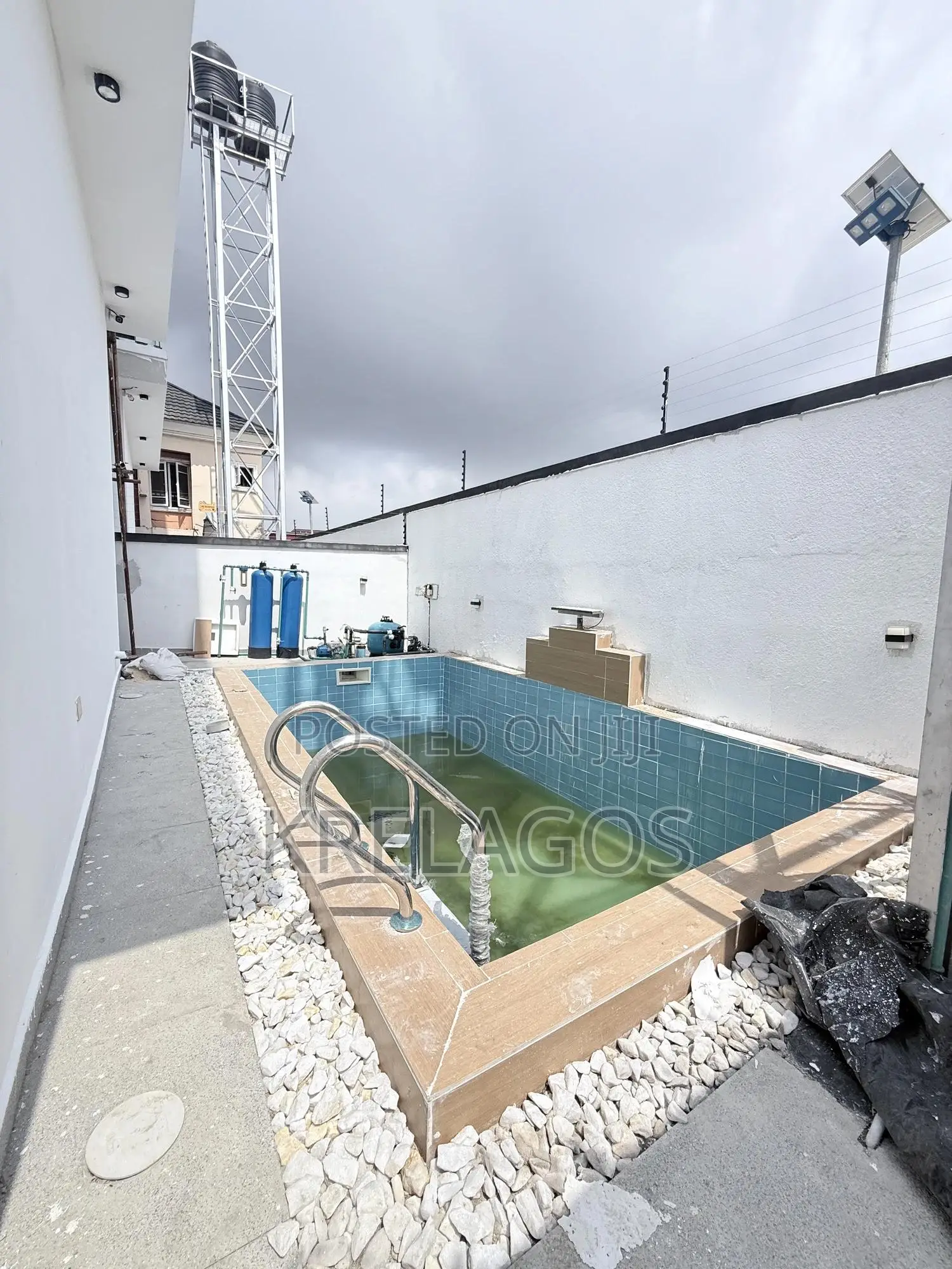 6bdrm Duplex in Ikota for sale