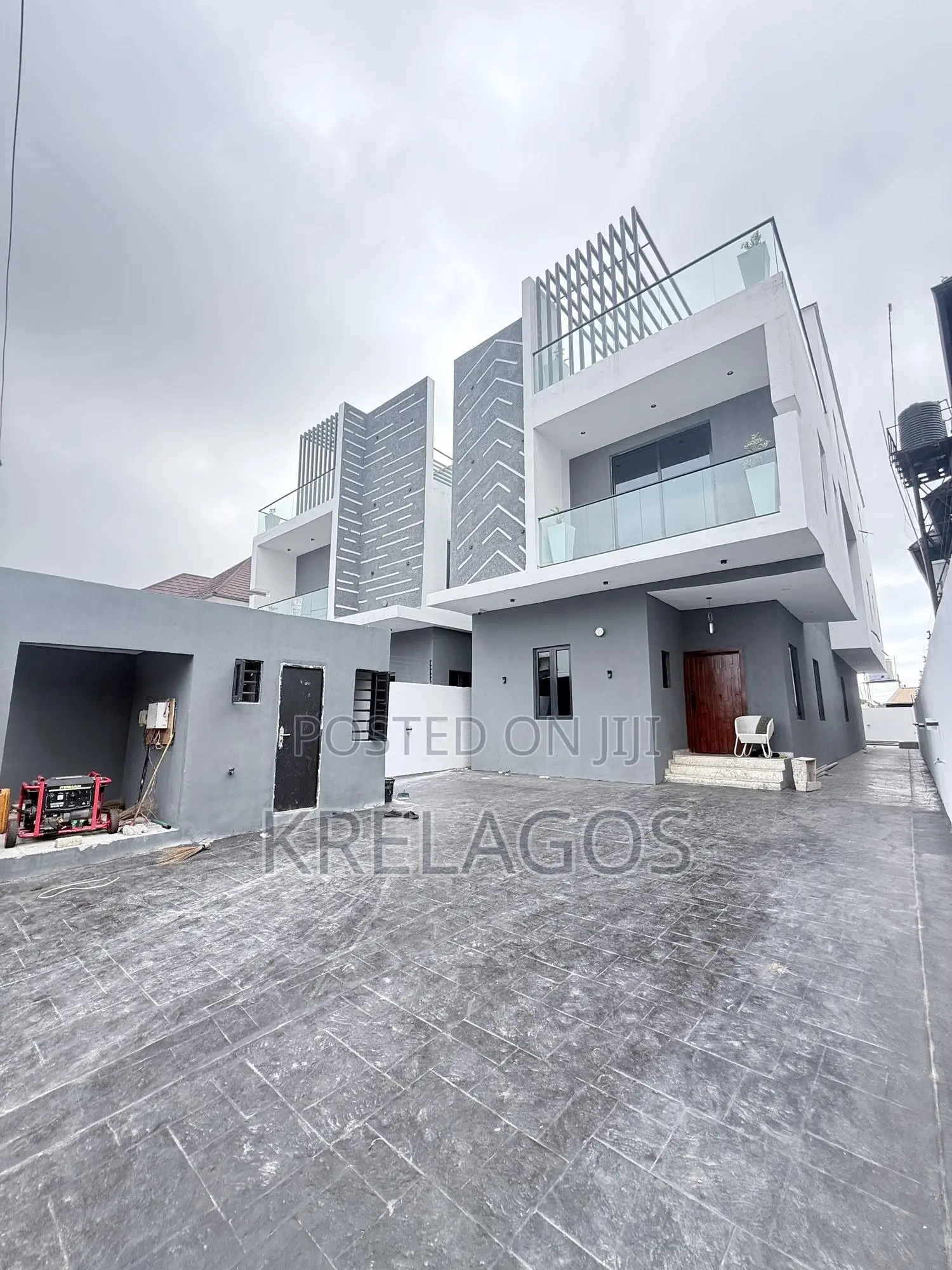 5bdrm Duplex in Ikota for sale