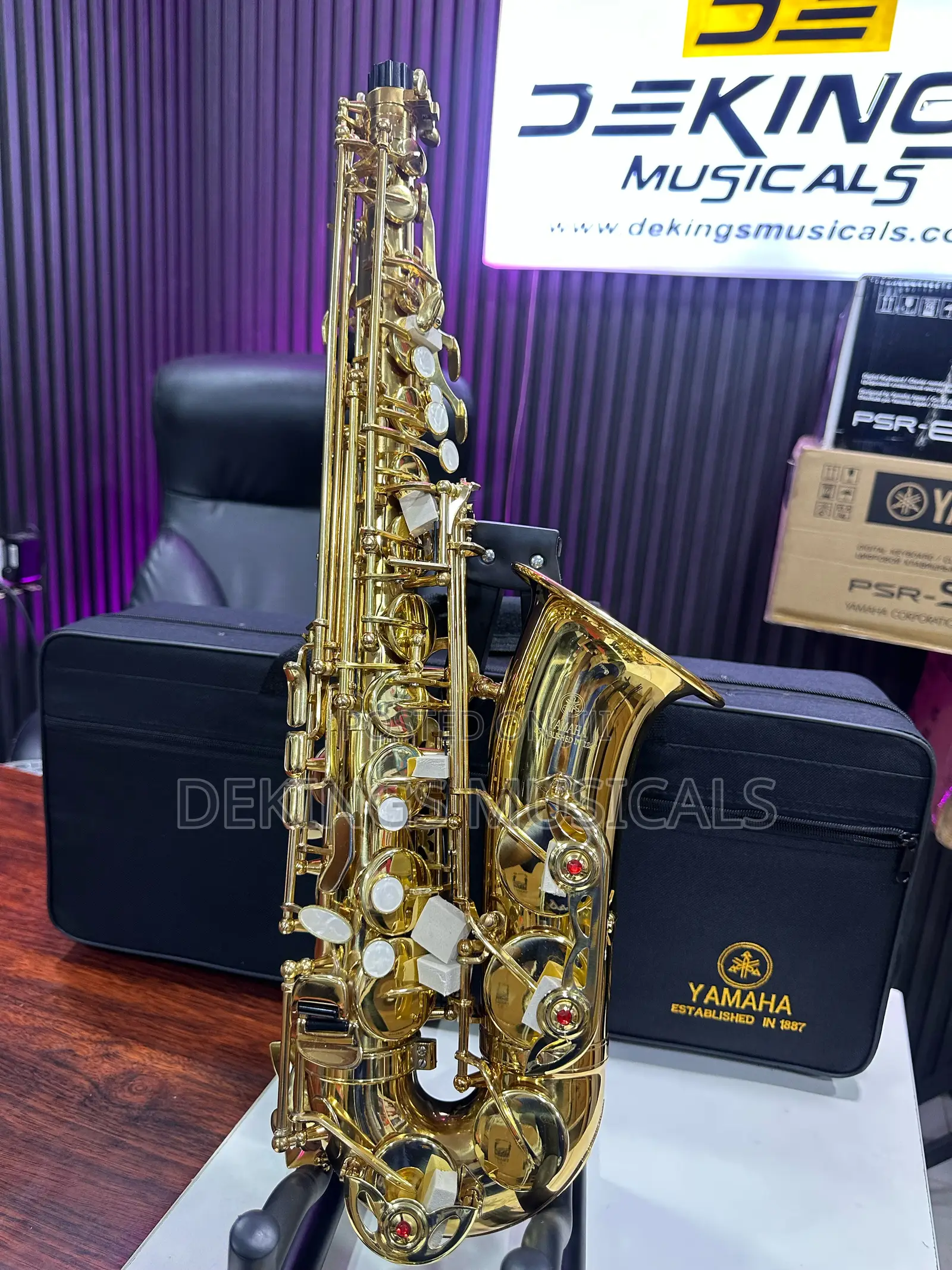 Professional Yamaha Alto Saxophone Gold Sax