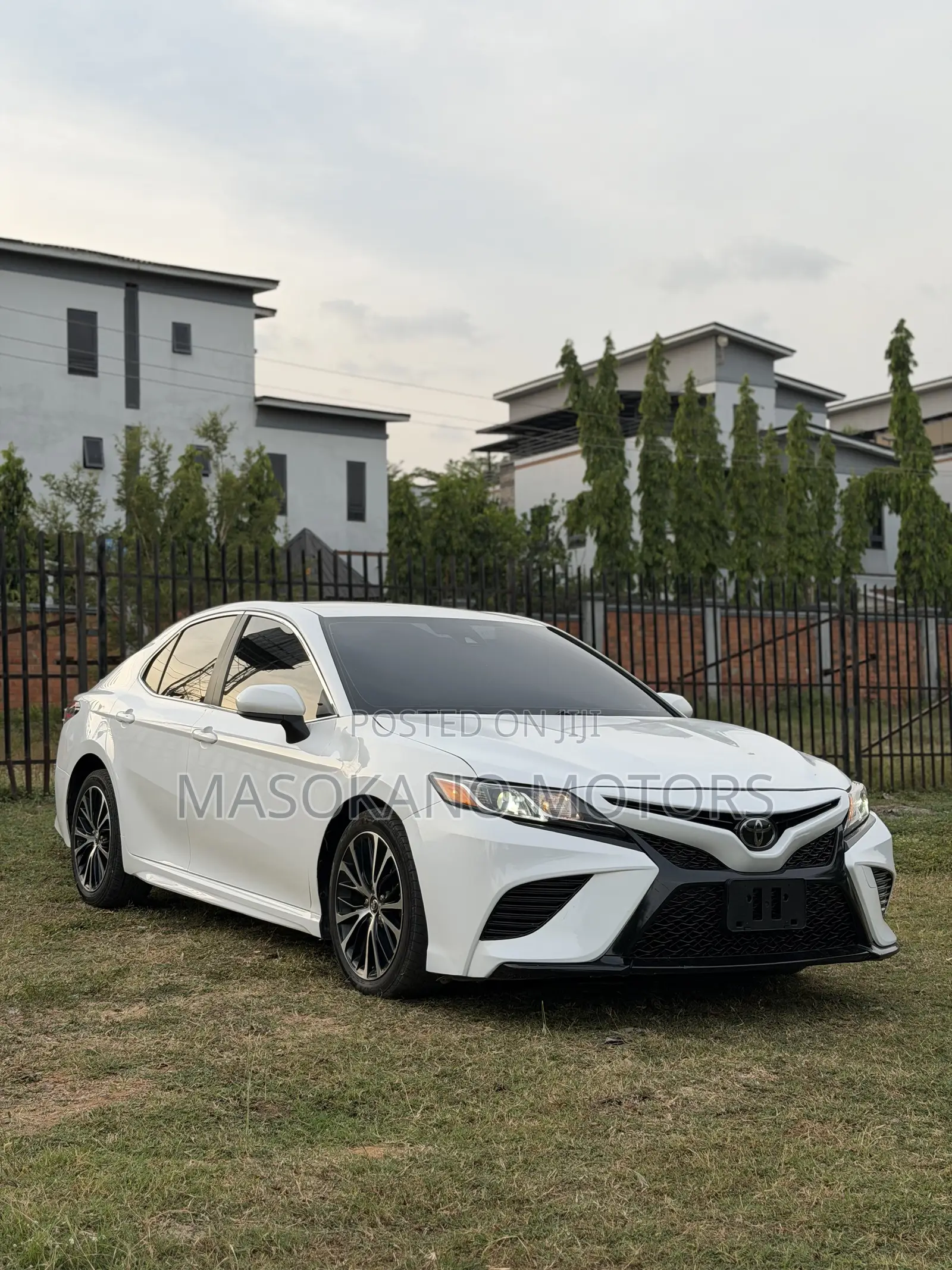 Toyota Camry 2018 White