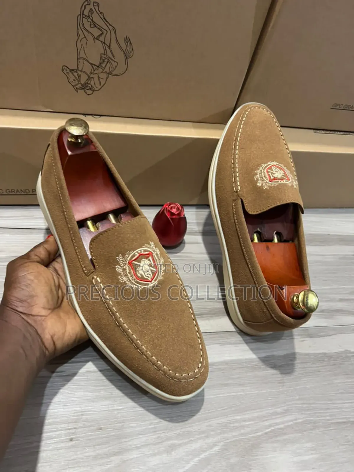 Men's Single Sole, Suede Pull on Shoe