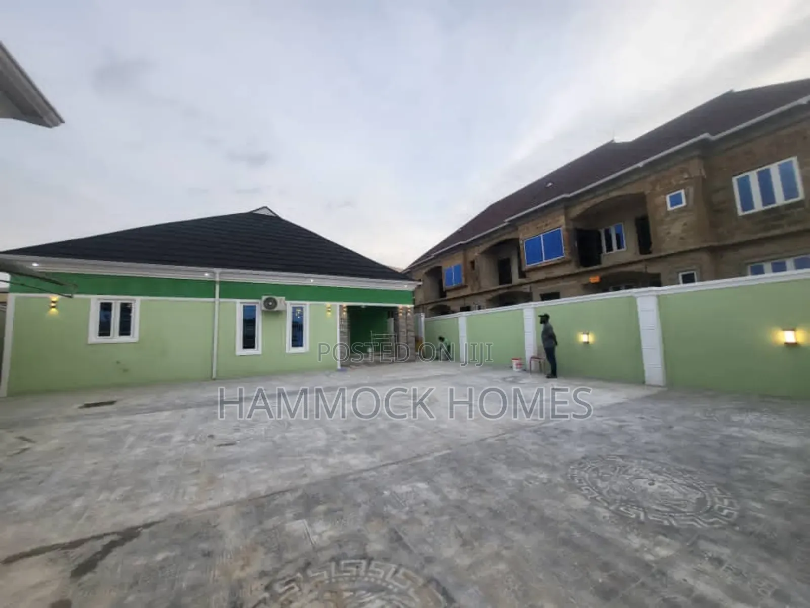 4bdrm Bungalow in Niyi Ishola Estate, Akala Express for sale