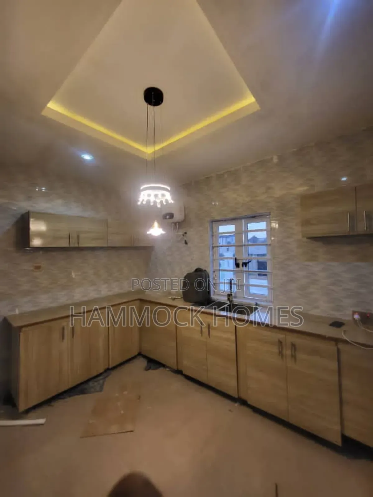 4bdrm Bungalow in Niyi Ishola Estate, Akala Express for sale