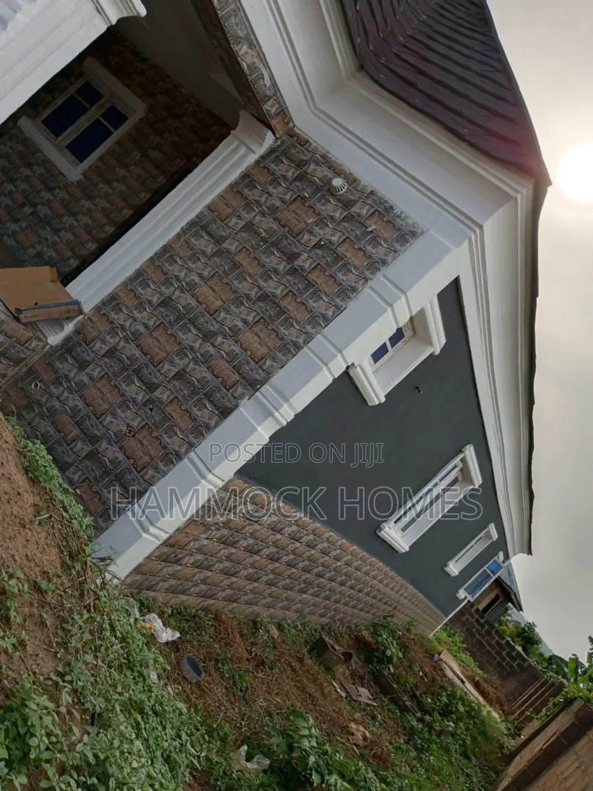 3bdrm Bungalow in Oloola Estate, Akala Express for sale