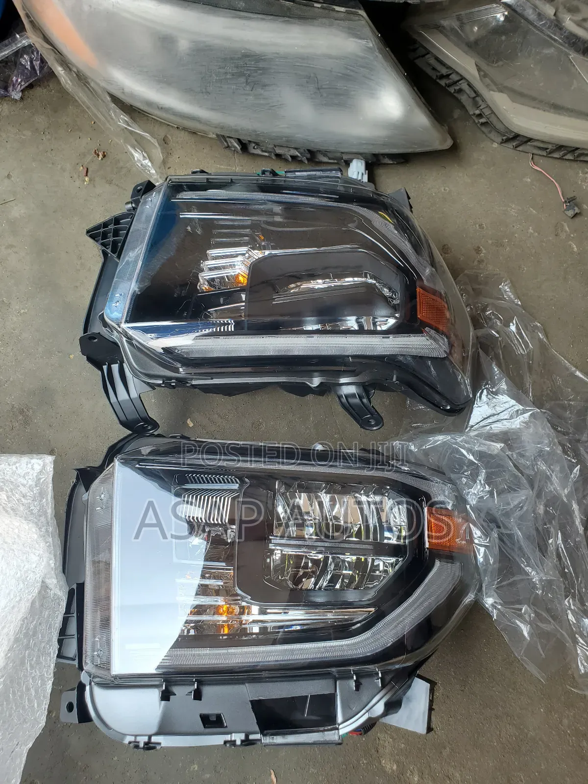 Headlamp and Backlight Tundra 2008 - 2020