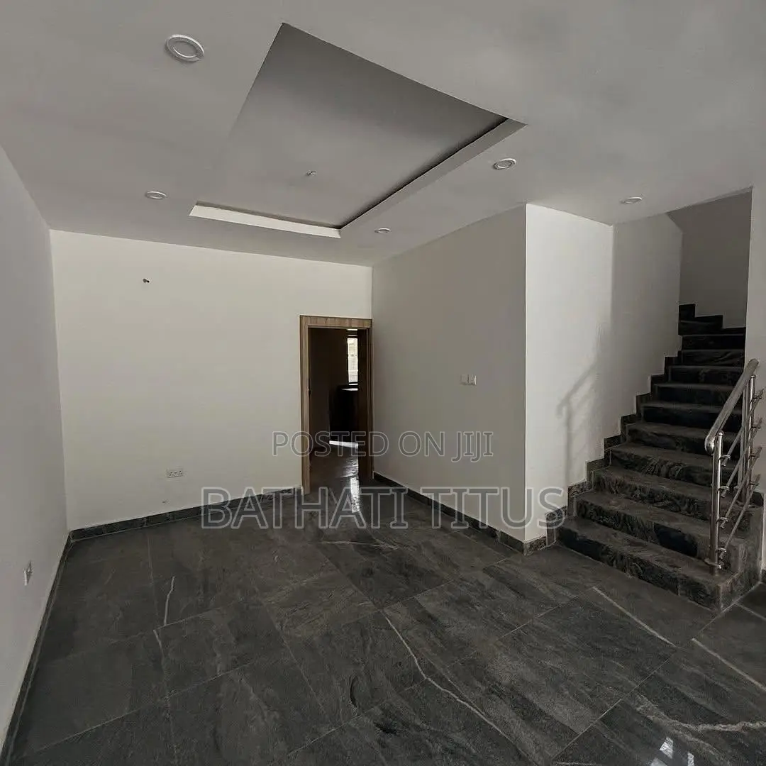 4bdrm Duplex in Kado for rent