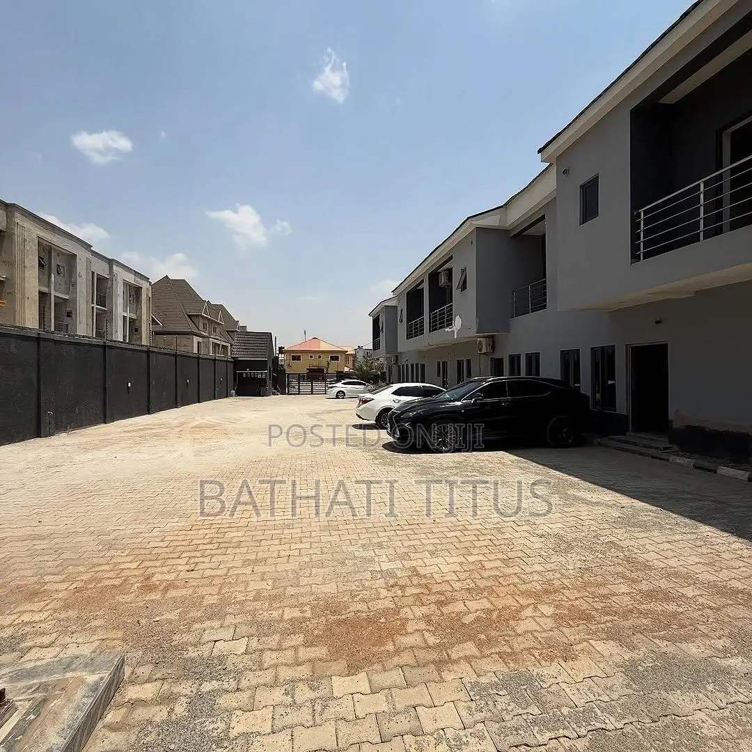 4bdrm Duplex in Kado for rent
