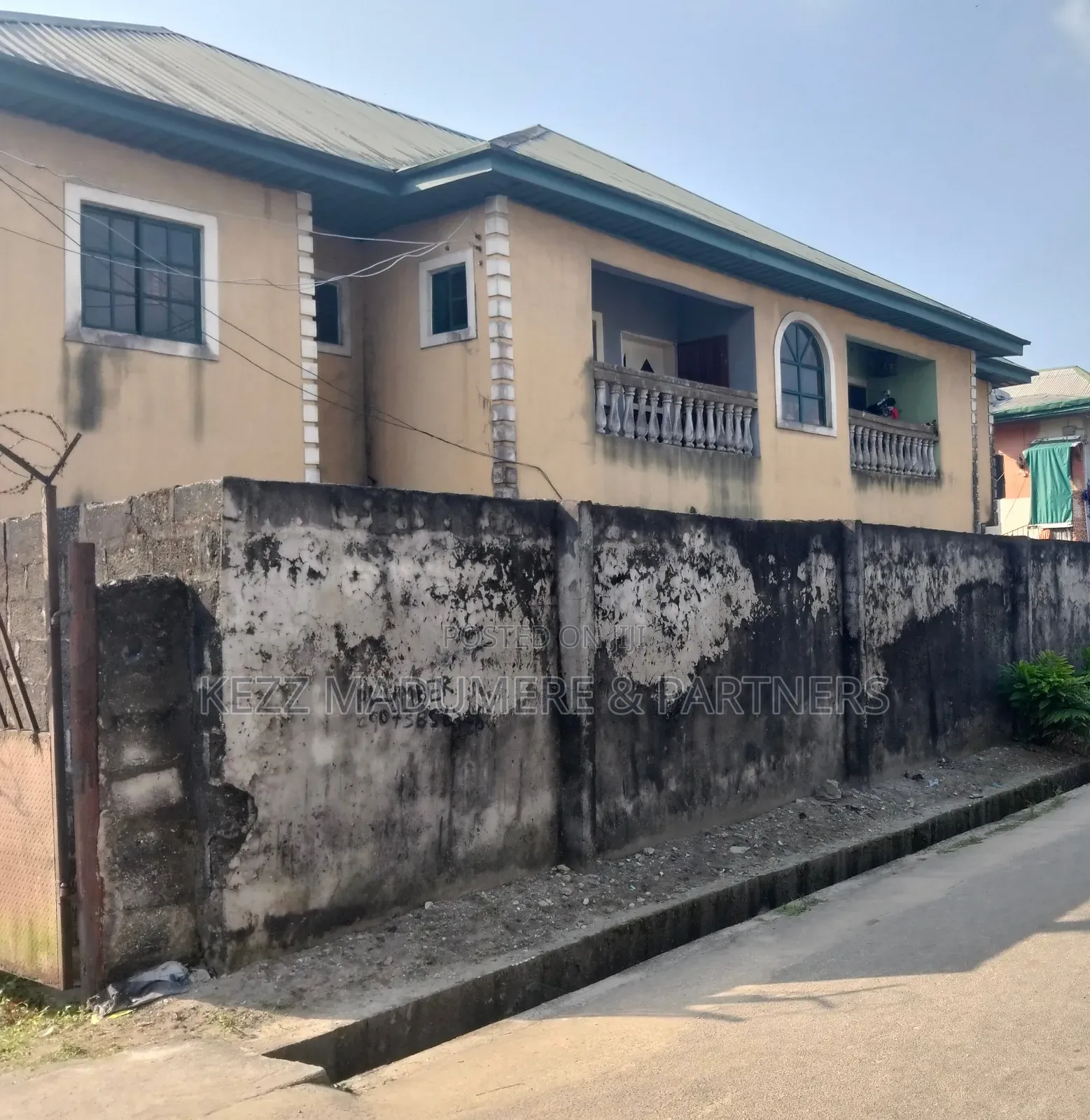 8bdrm Block of Flats in Imo Avenue Ext By for sale