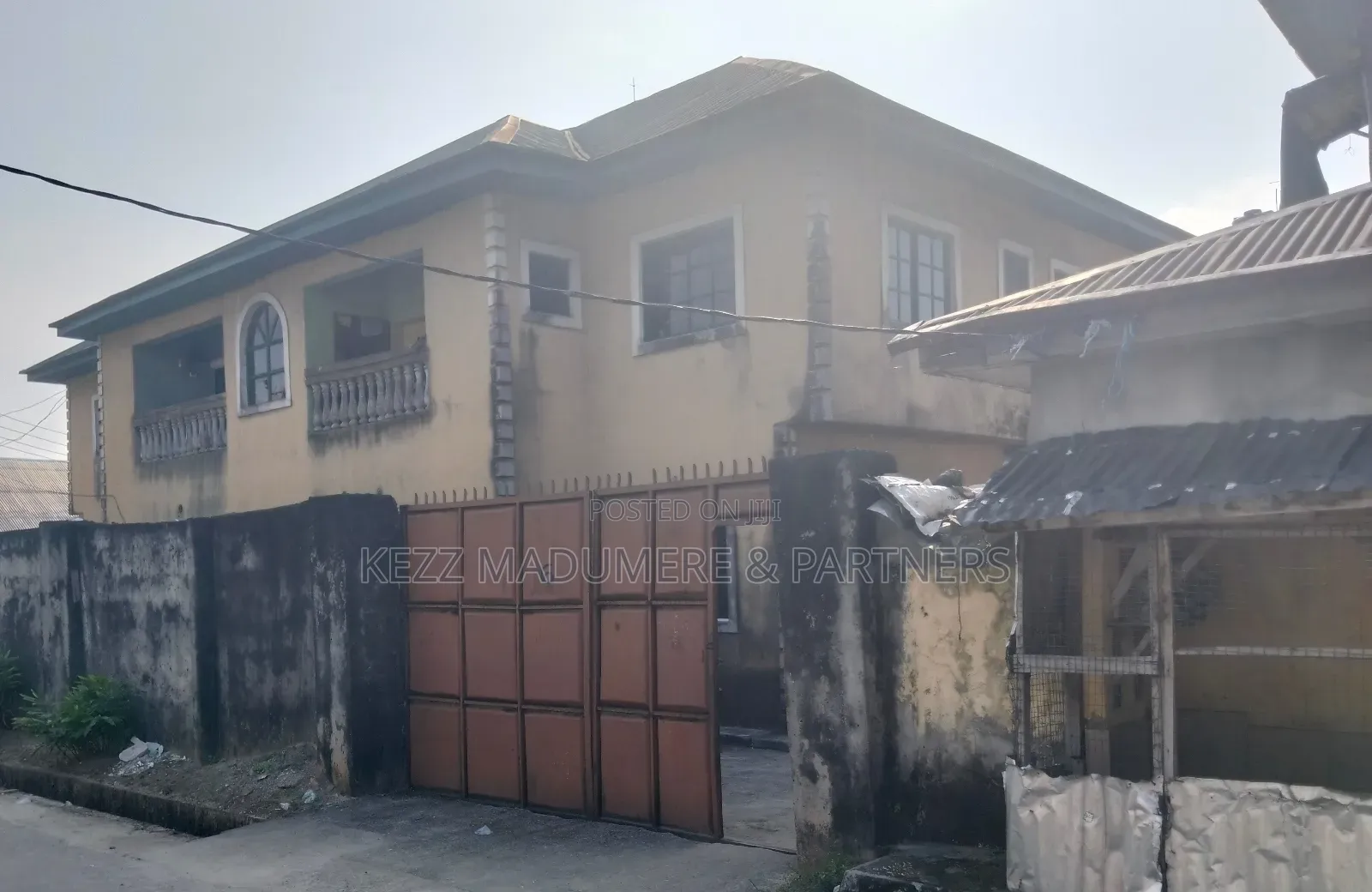 8bdrm Block of Flats in Imo Avenue Ext By for sale