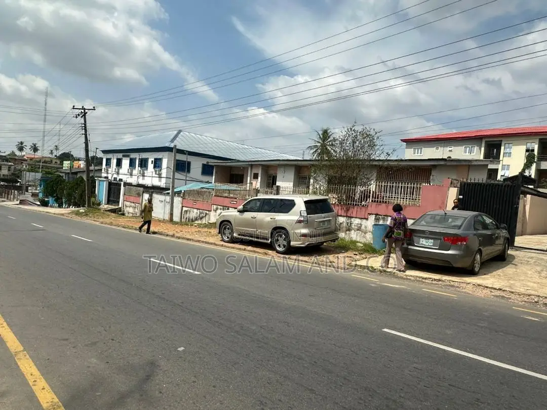 Old Bungalow on 450sqm Commercial Land