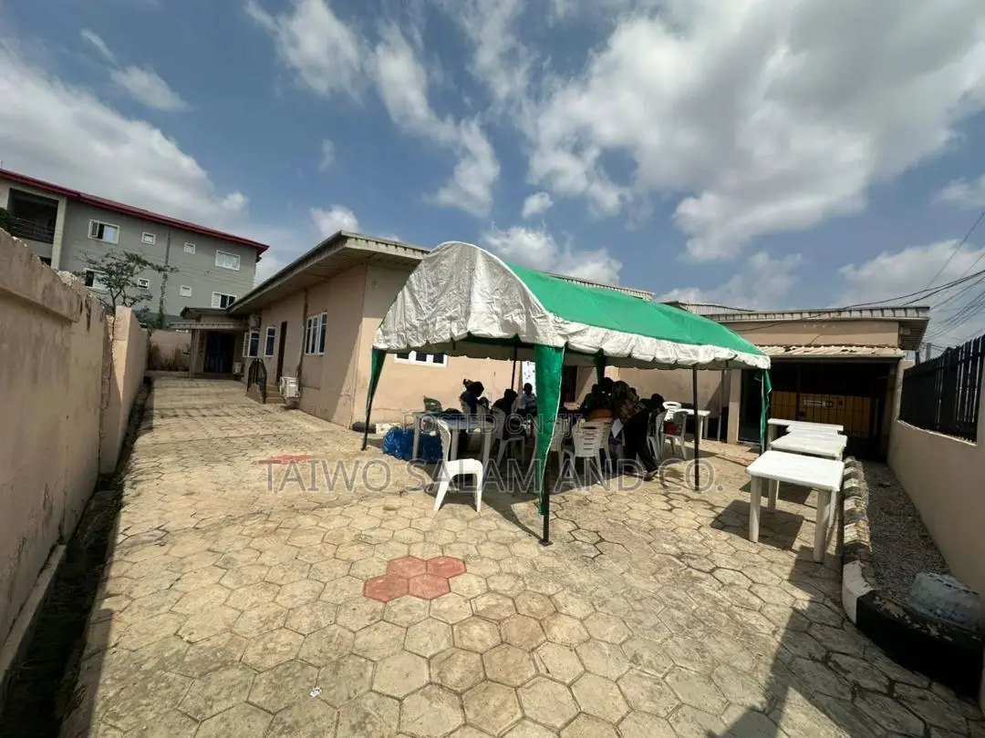 Old Bungalow on 450sqm Commercial Land