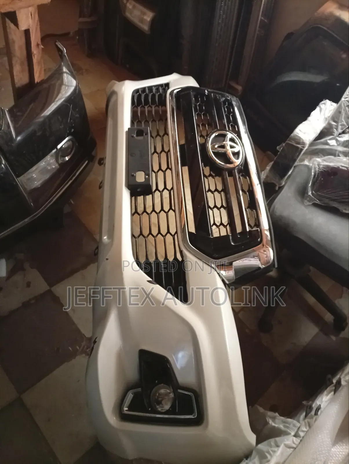 Complete Front Bumper Toyota Hilux Tiger Face