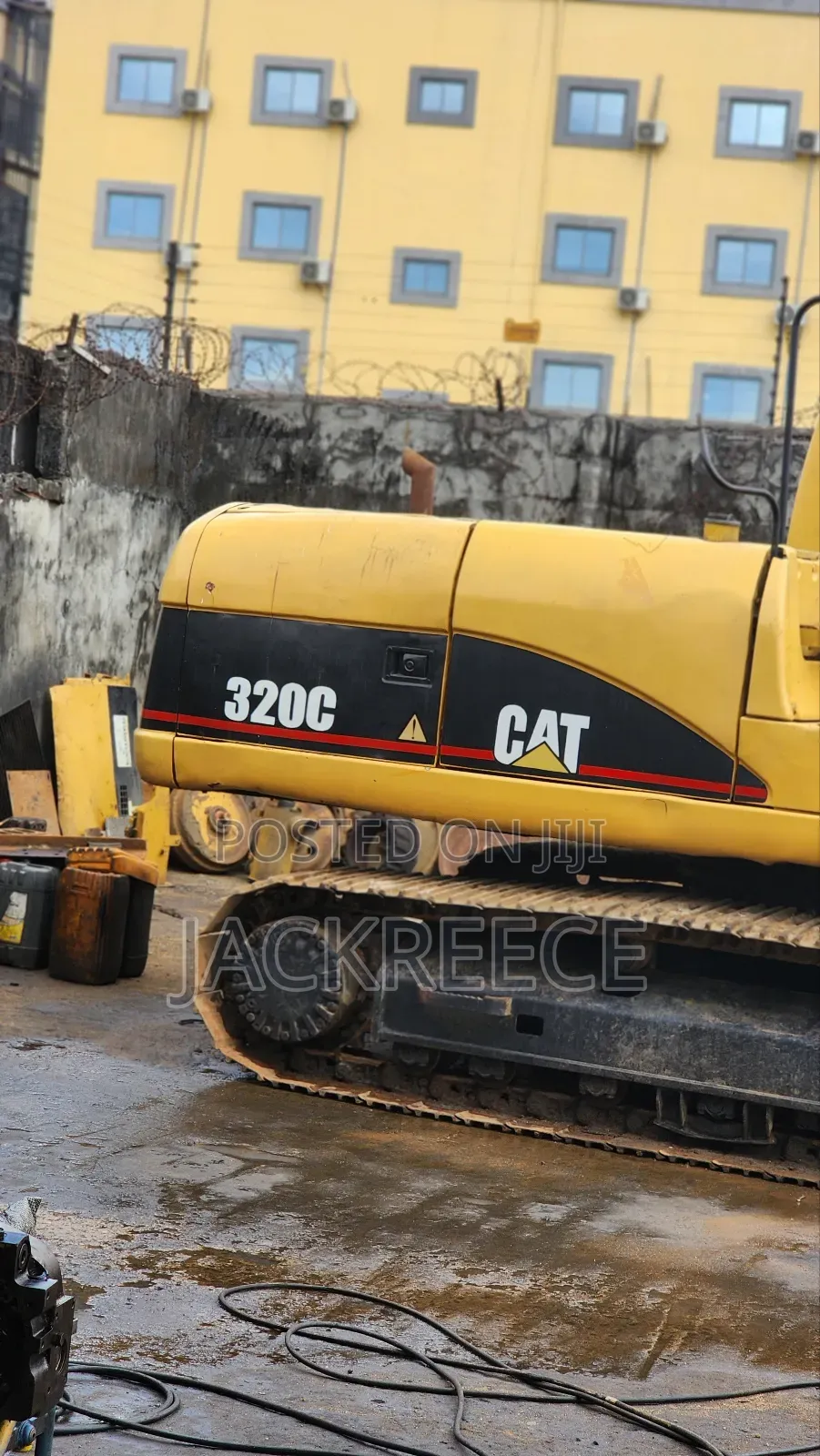 Clean Excavator Available for Lease in Porthercour