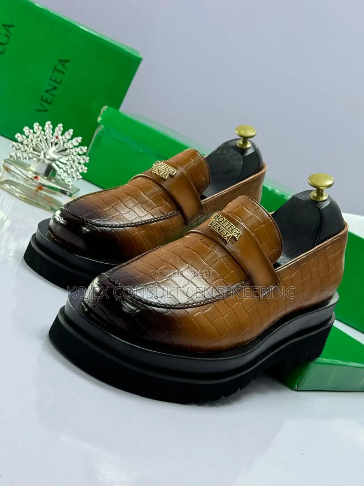 Bottega Veneta Original Double Shoe in Black and Brown Design