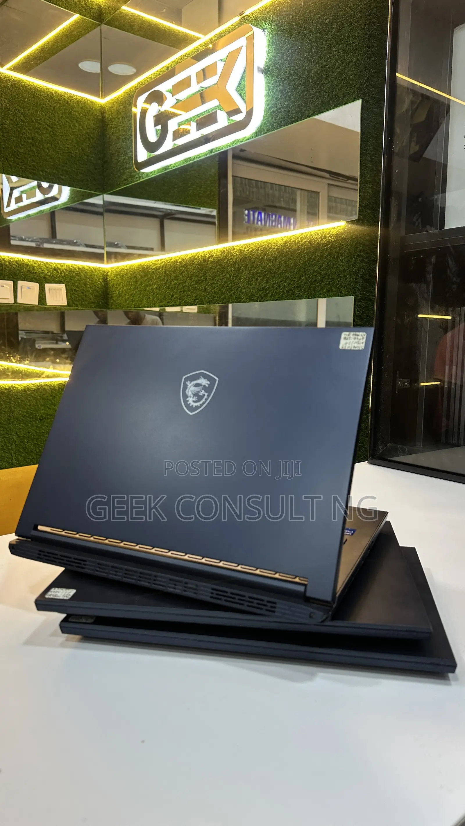 Laptop MSI Stealth 14 Studio A13VF 64GB Intel Core i7 SSD 1T