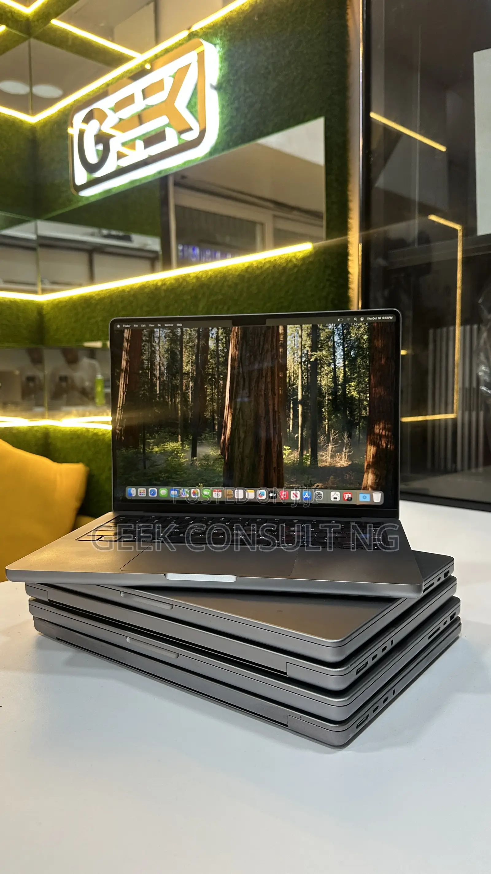 Laptop Apple MacBook Pro M1 32GB Apple M1 Pro SSD 1T
