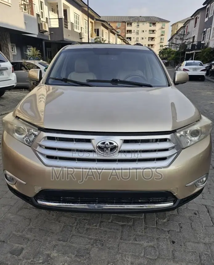 Toyota Highlander 2011 Gold