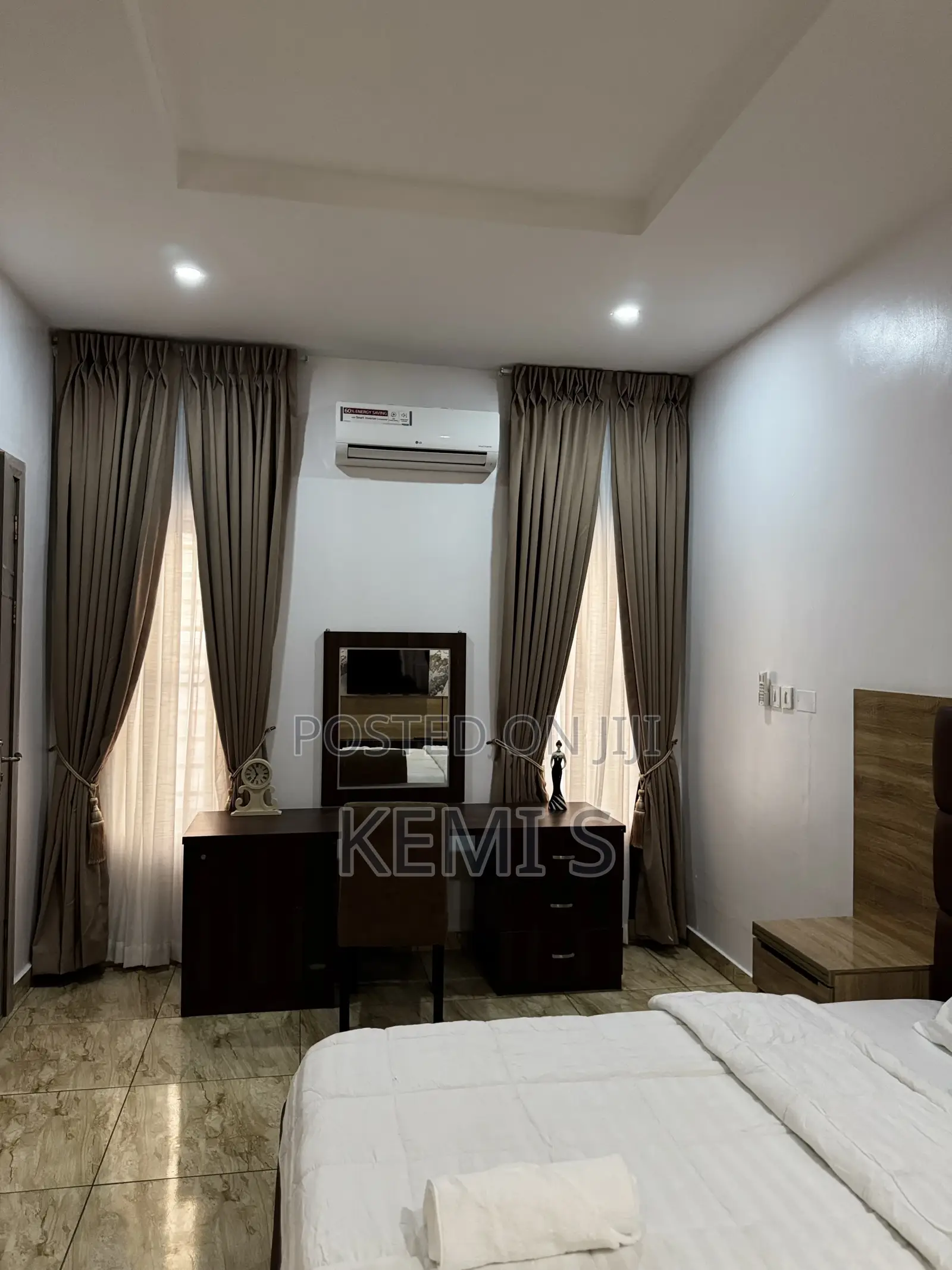 Fully Serviced 1-Bedroom Flat With Pool Access