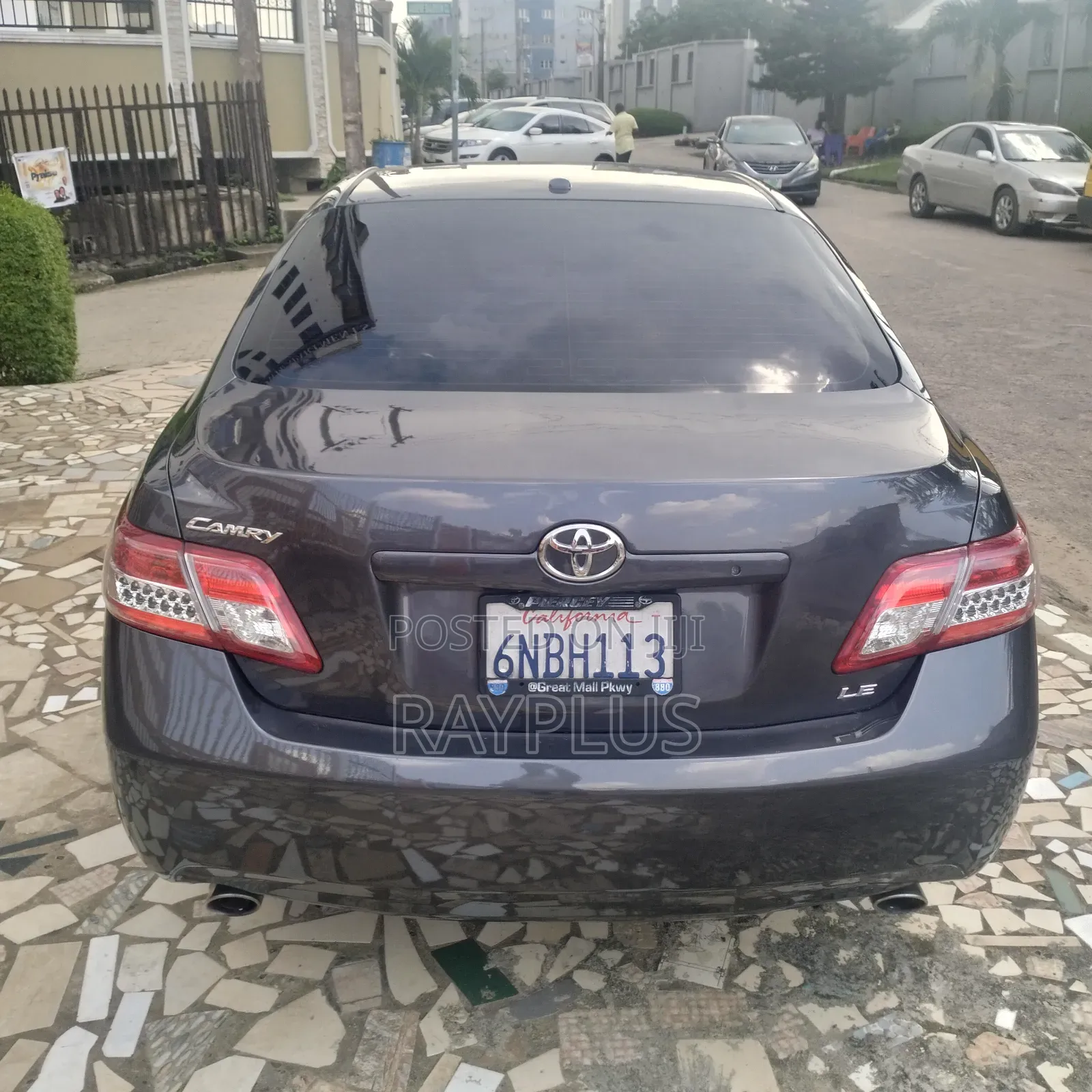 Toyota Camry LE V6 4dr Sedan (3.5L 6cyl 6AM) 2010 Gray
