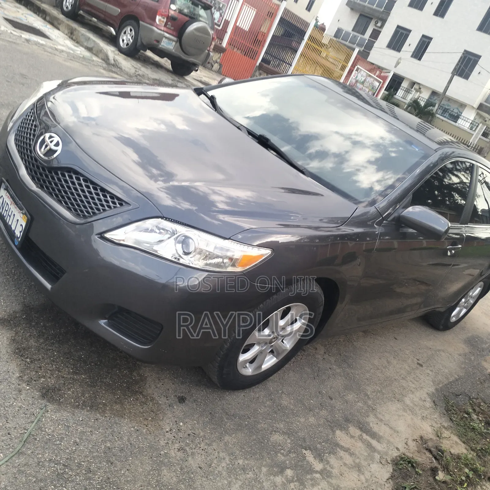 Toyota Camry LE V6 4dr Sedan (3.5L 6cyl 6AM) 2010 Gray