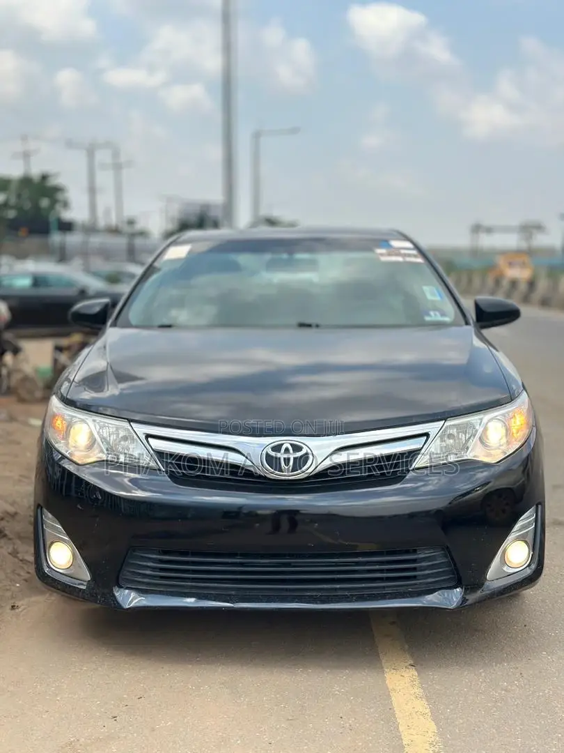 Toyota Camry XLE V6 4dr Sedan (3.5L 6cyl 6A) 2013 Black