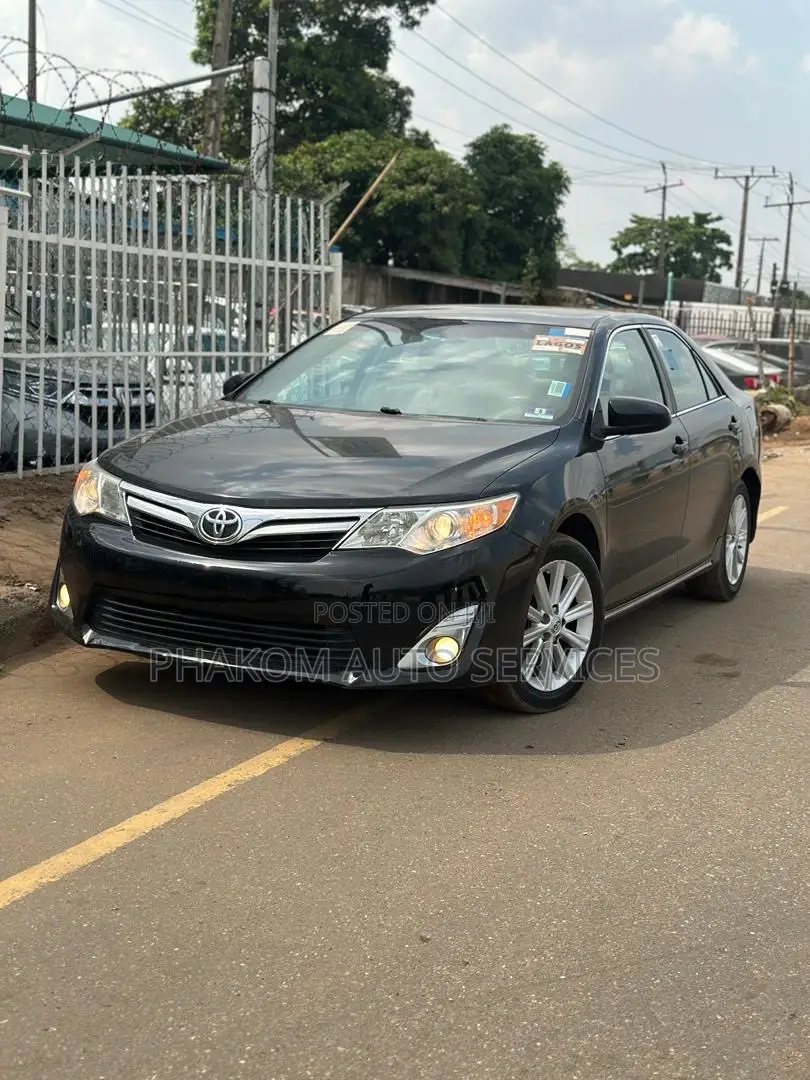 Toyota Camry XLE V6 4dr Sedan (3.5L 6cyl 6A) 2013 Black