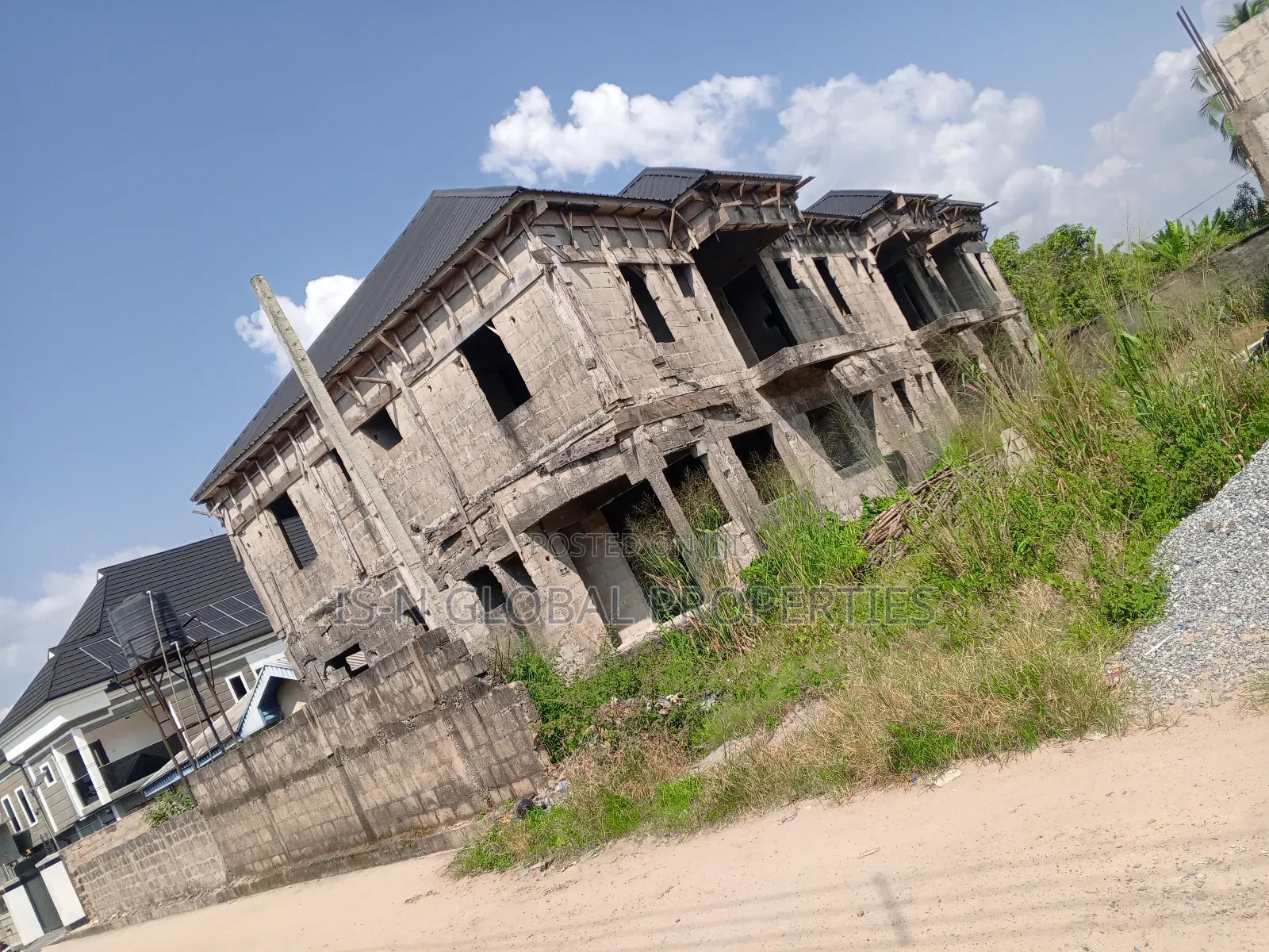 2bdrm Block of Flats in Warri for sale