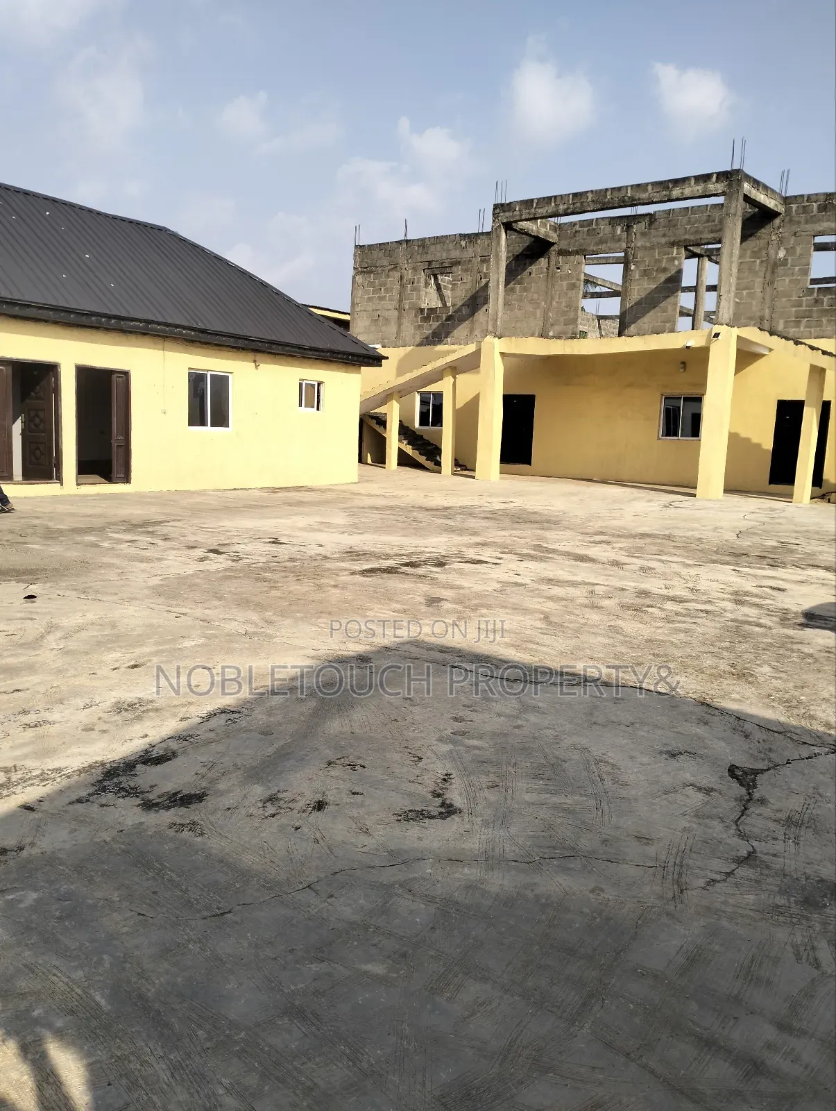 Commercial Building Along the Major Road for Lease