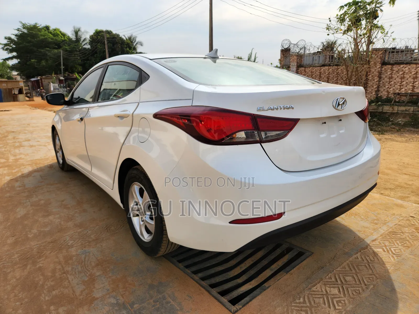 Hyundai Elantra Limited 4dr Sedan (1.8L 4cyl 6A) 2014 White