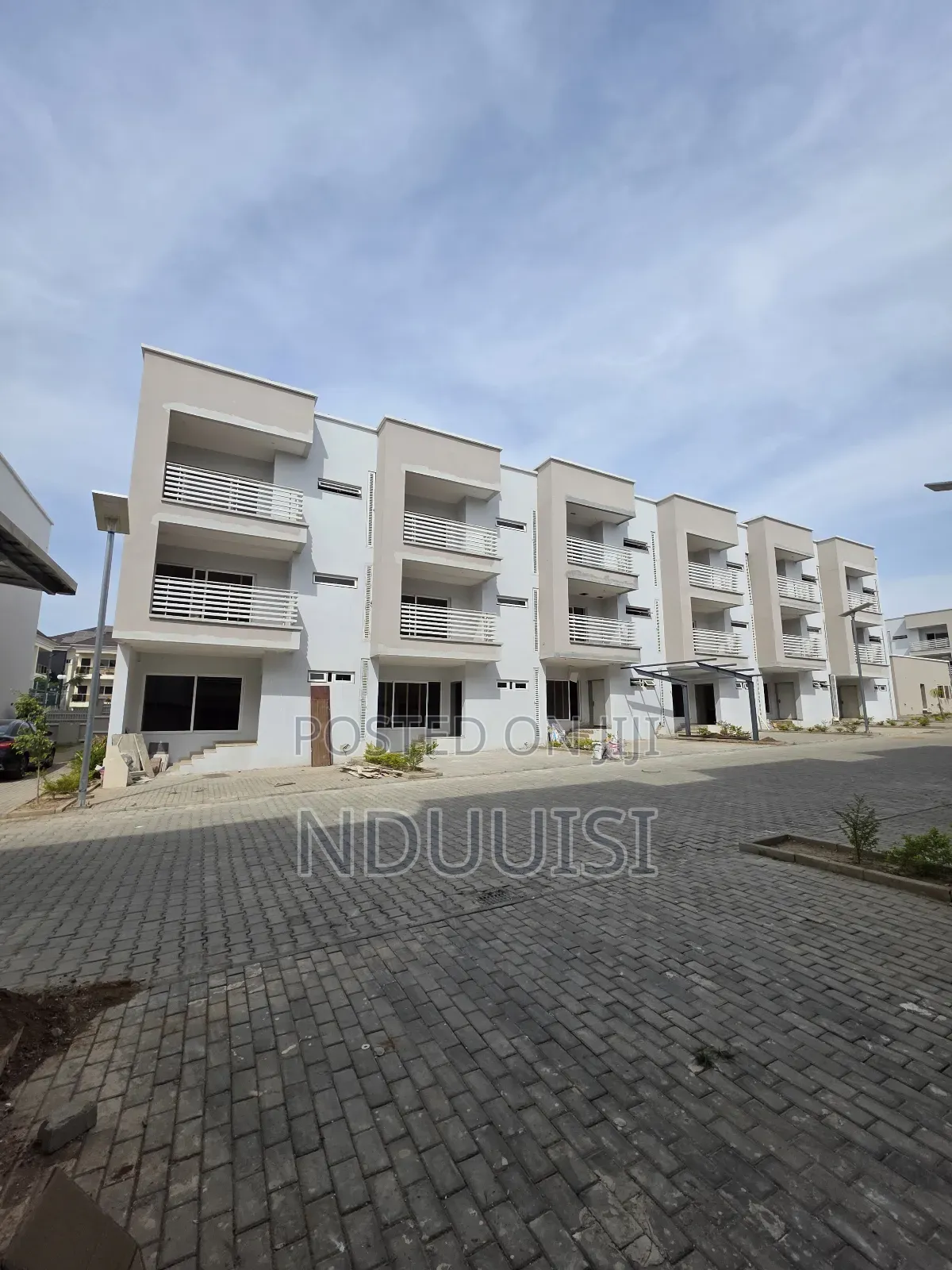 4bdrm Duplex in Utako for sale