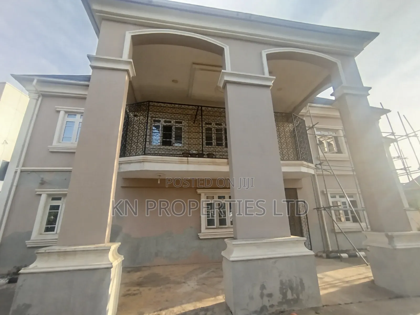 8bdrm Mansion in Gusape, Guzape District for rent