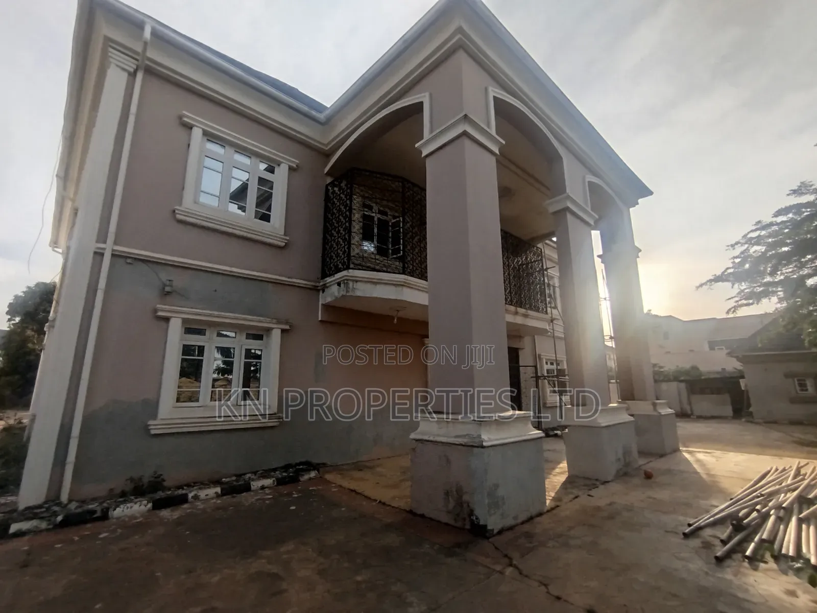 8bdrm Mansion in Gusape, Guzape District for rent
