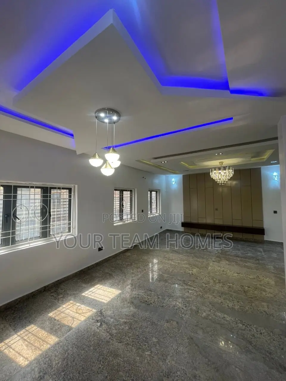 5bdrm Duplex in Paradise Estate, Life Camp for sale