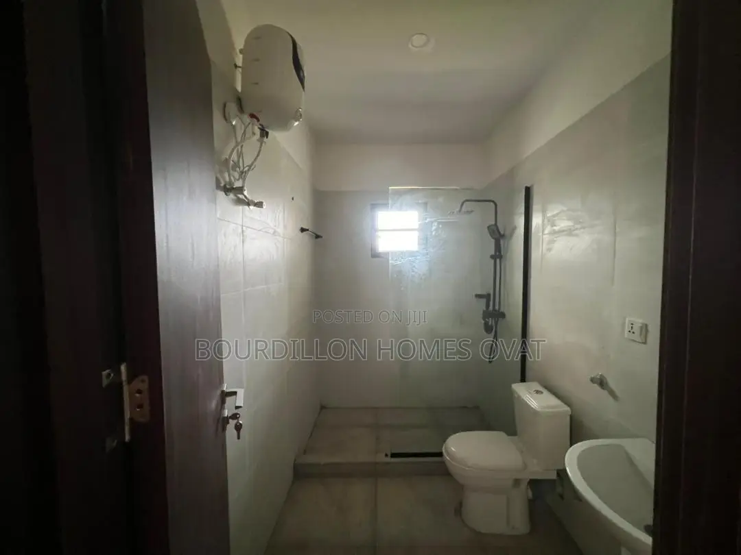 4bdrm Duplex in Lekki Phase 1 for rent