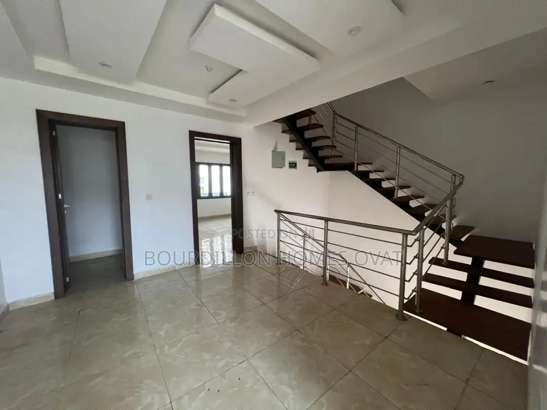 4bdrm Duplex in Lekki Phase 1 for rent
