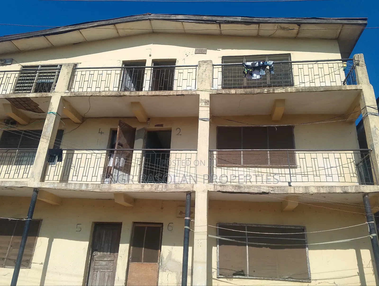 3bdrm Block of Flats in Adisco, Ilorin South for sale