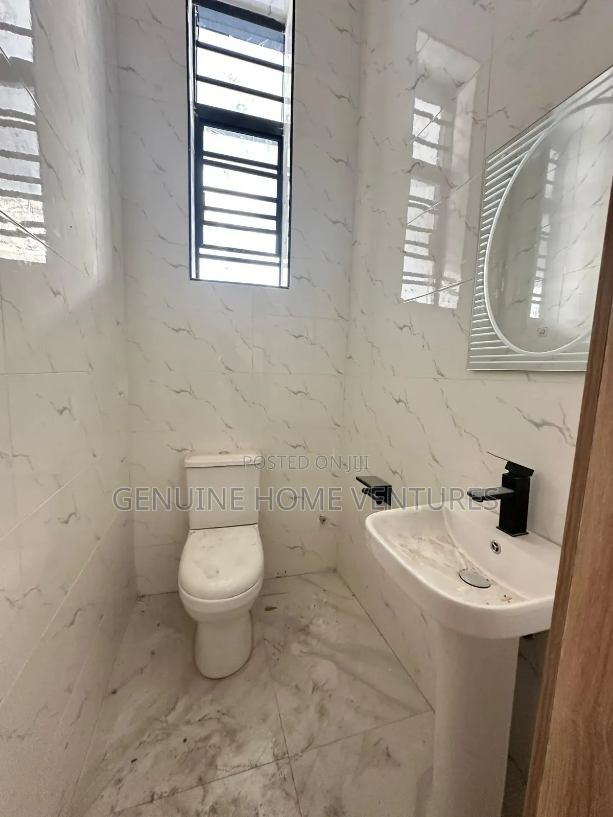 4bdrm Duplex in Chevron for sale