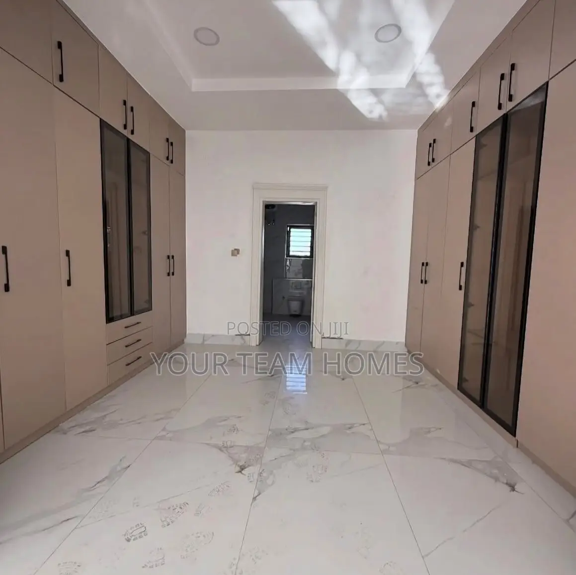 7bdrm Duplex in Asoroko, Asokoro for sale