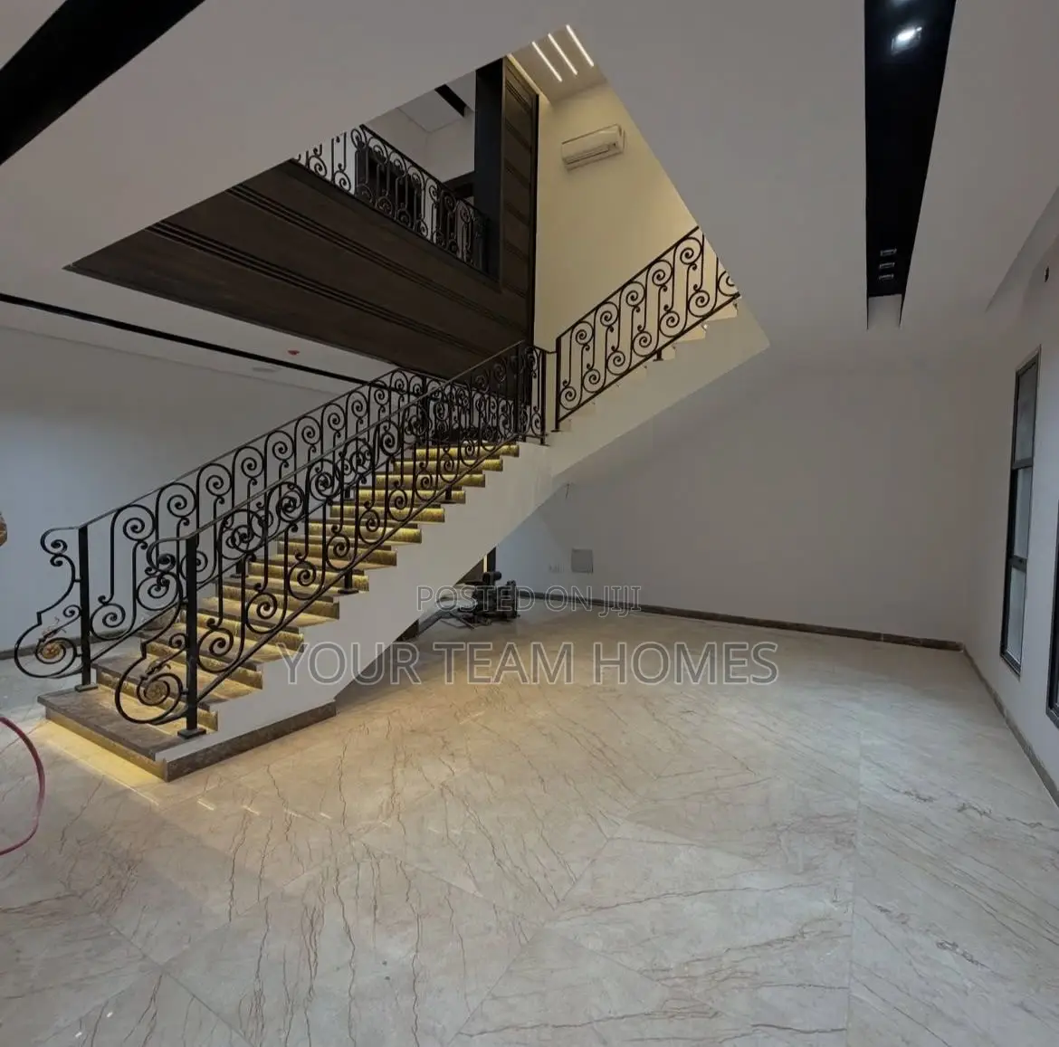7bdrm Mansion in Maitama for sale