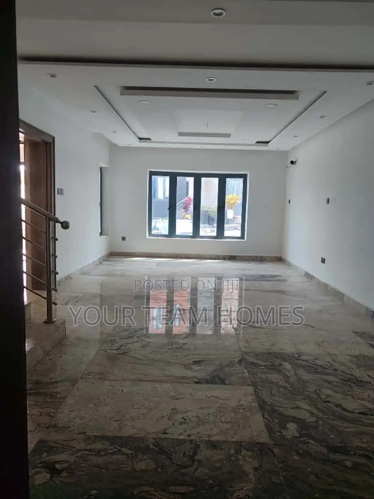 4bdrm Townhouse/Terrace in Guzape for sale
