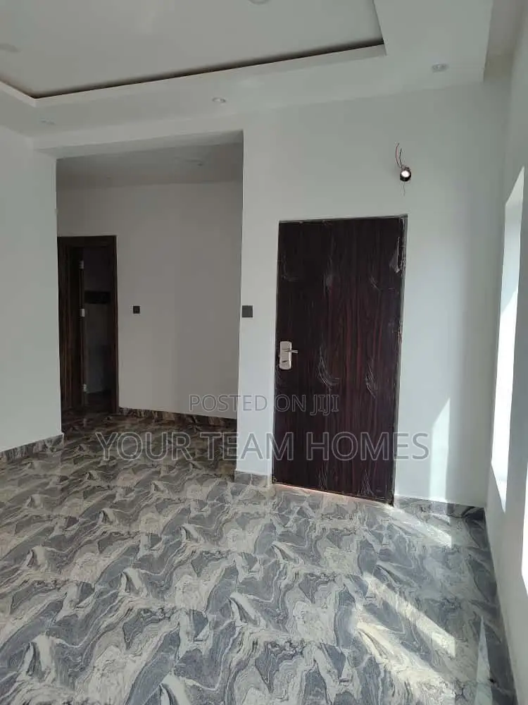 4bdrm Townhouse/Terrace in Guzape for sale